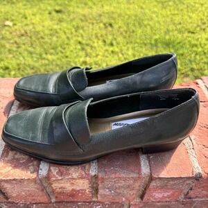 Mootsies Tootsies Women's 7.5 M Hunter Green Leather Pumps Slip on‎ Loafers EUC